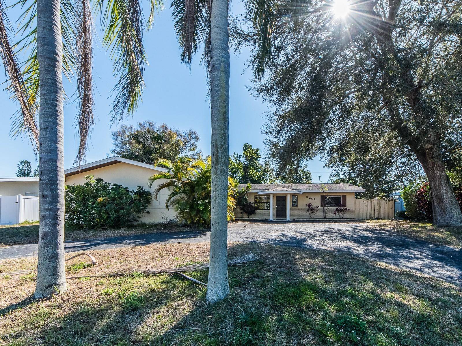 2242 INDIAN AVE S, Largo, FL 33770