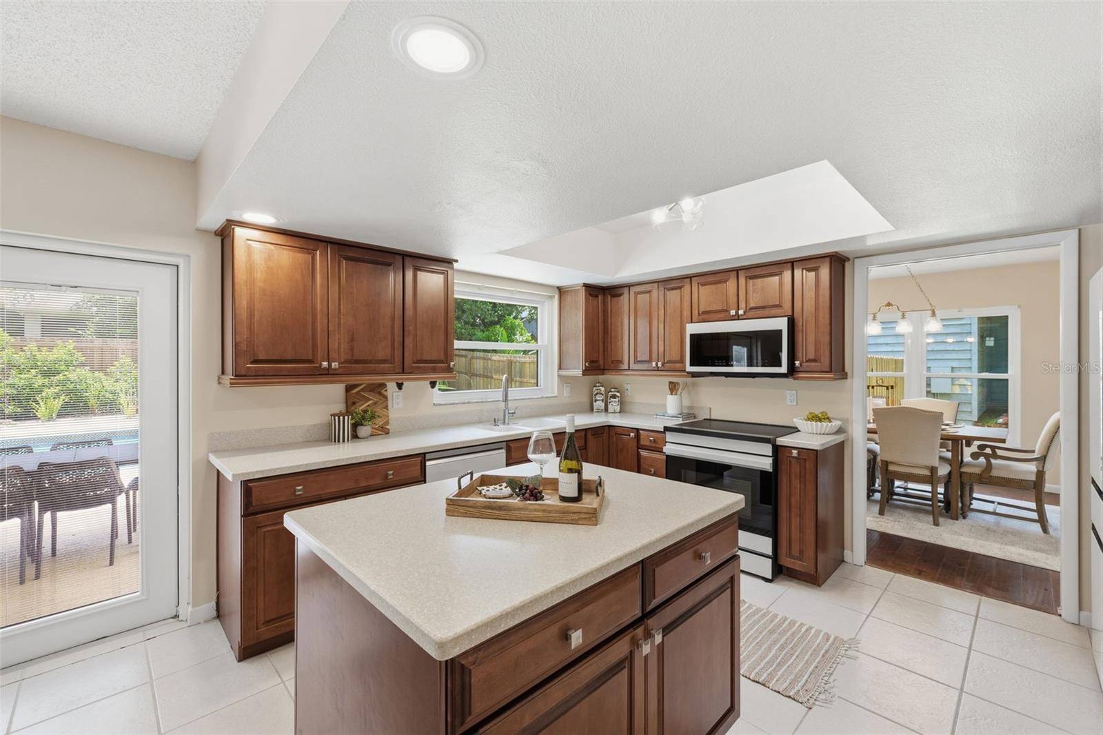 11007 THERESA ARBOR DR, Tampa, FL 33617