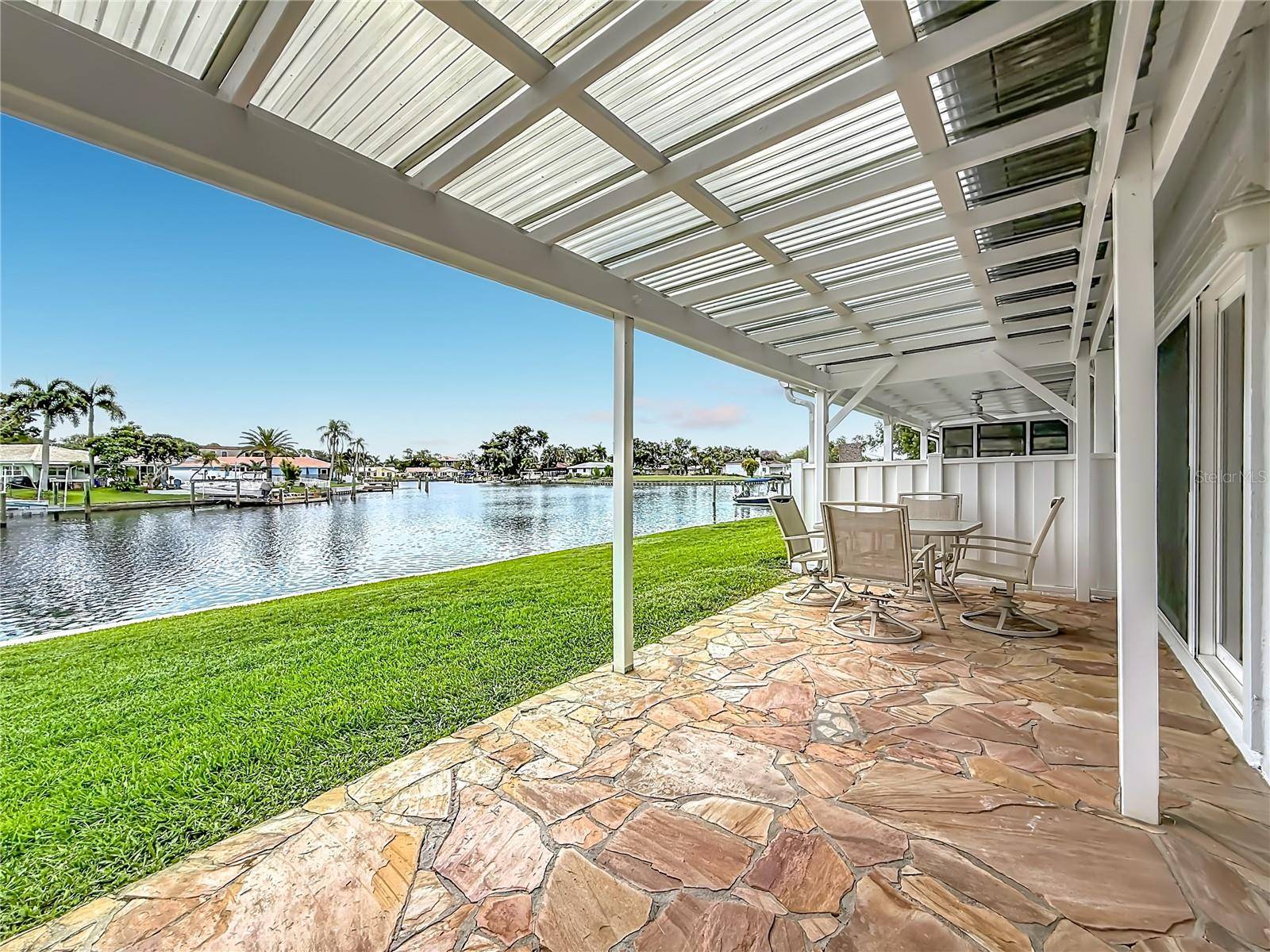 6537 CAPE HATTERAS WAY NE #2, St Petersburg, FL 33702