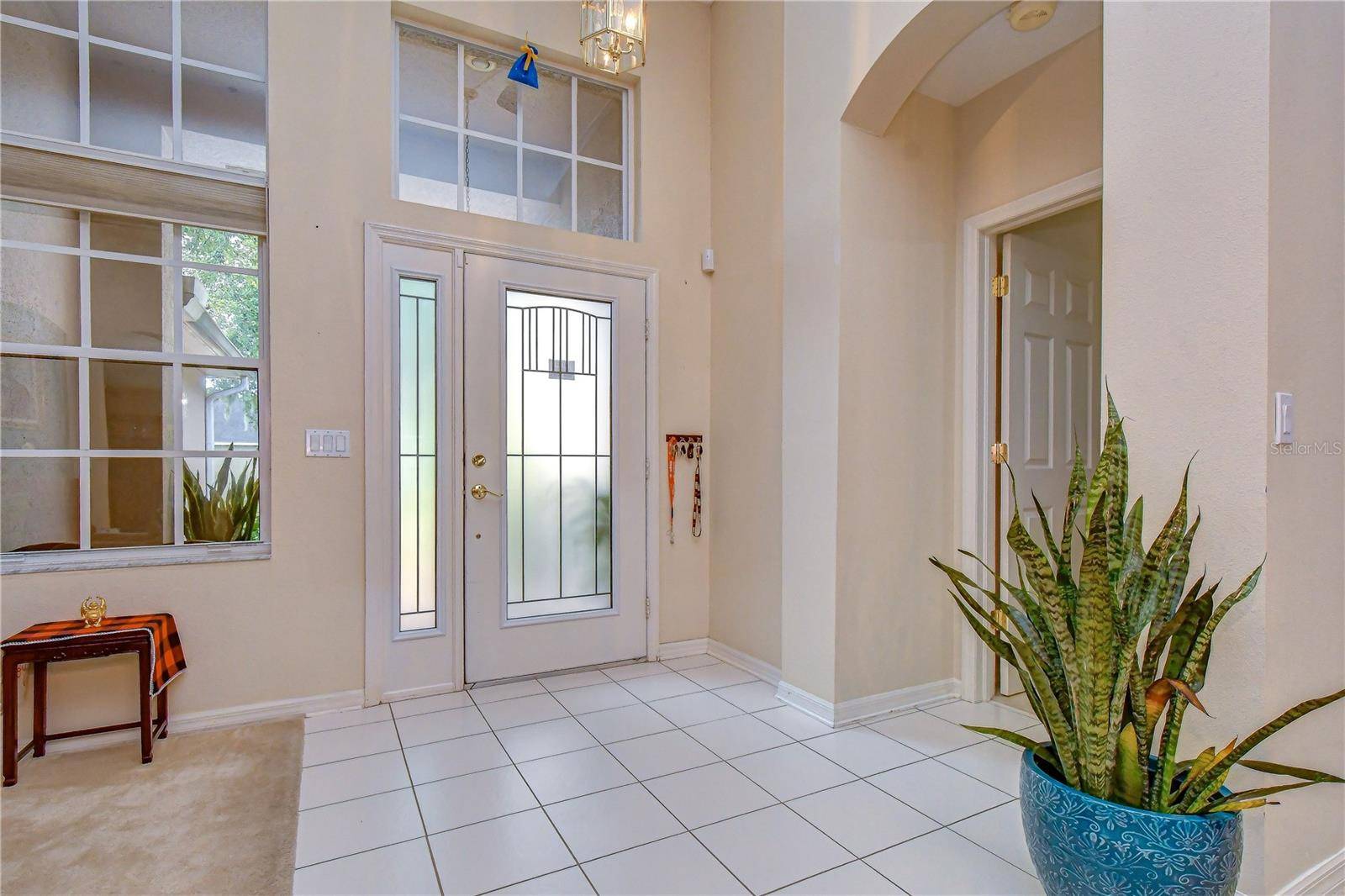 2202 LONGMORE CIR, Valrico, FL 33596
