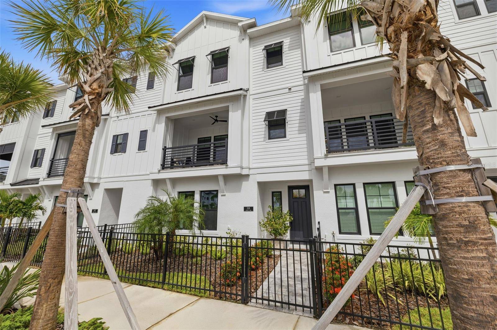 1528 SKYSAIL LN, Sarasota, FL 34240