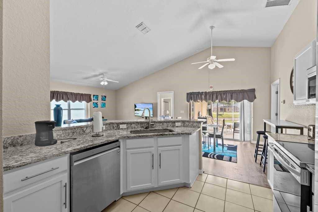 641 RESERVE DR, Davenport, FL 33896