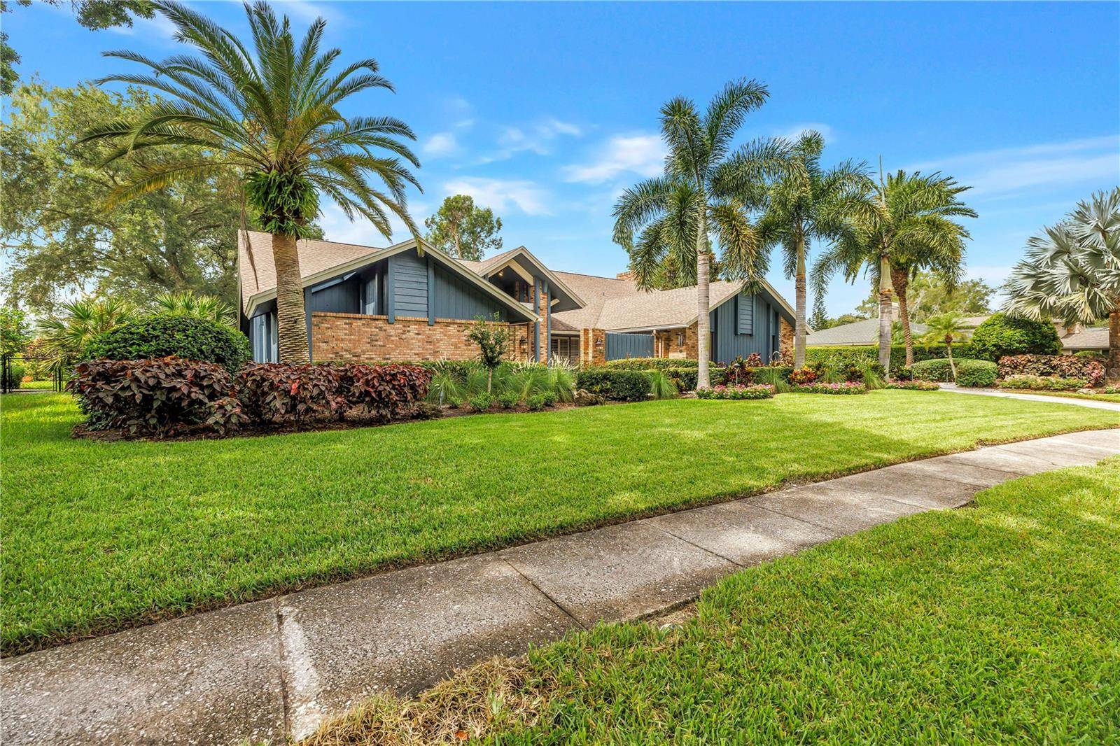 2837 SABER DR, Clearwater, FL 33759