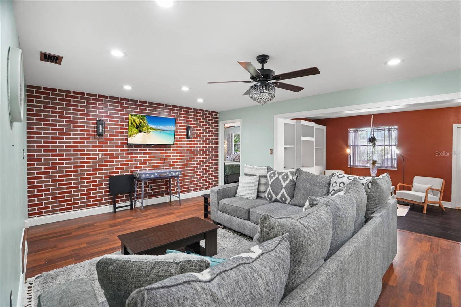 1564 SANTA MONICA DR, Dunedin, FL 34698