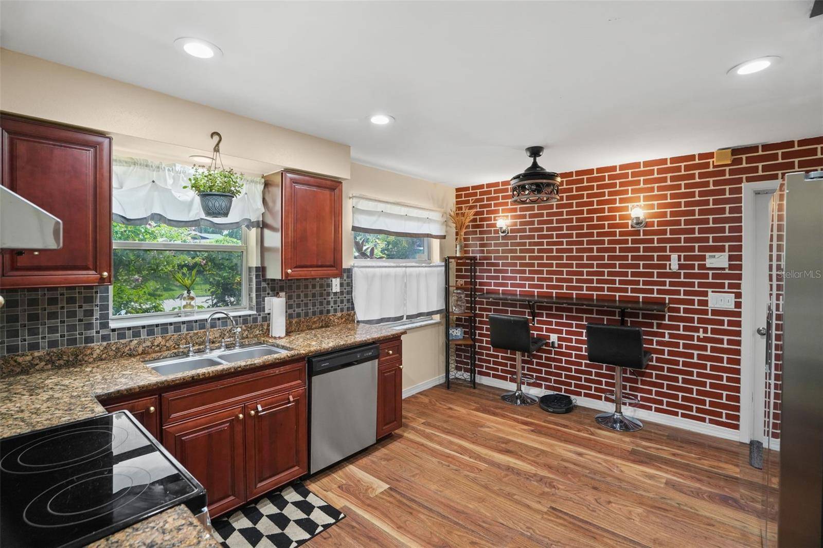 1564 SANTA MONICA DR, Dunedin, FL 34698