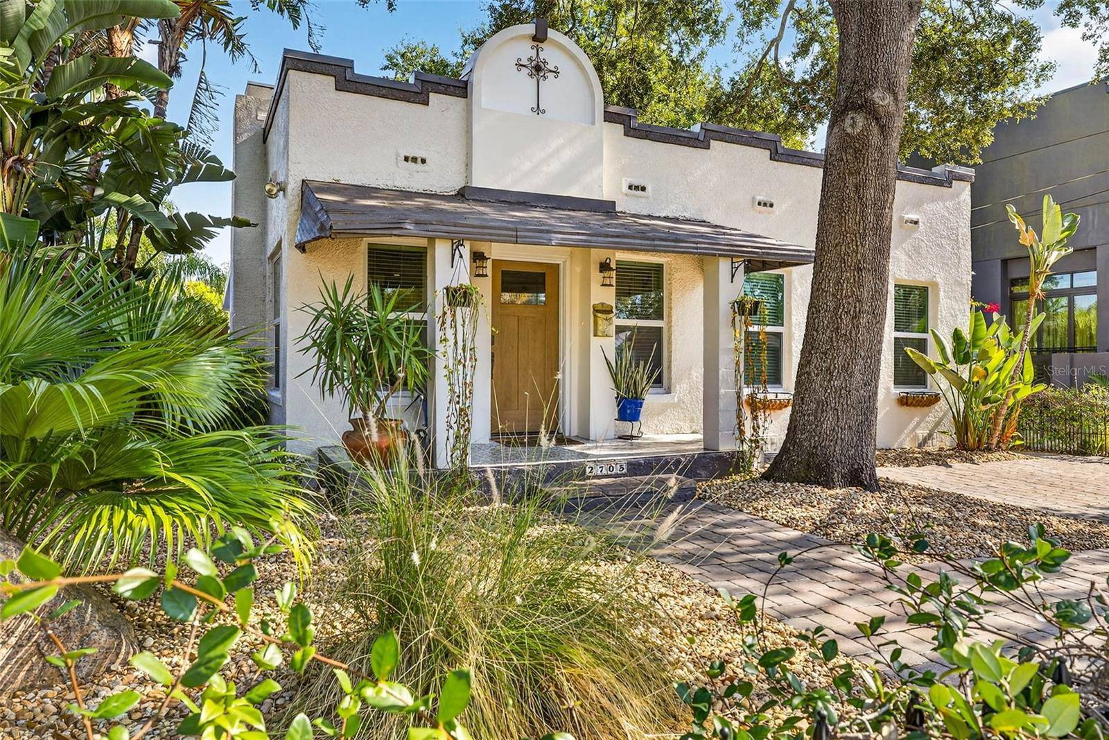 2705 N POPLAR AVE, Tampa, FL 33602