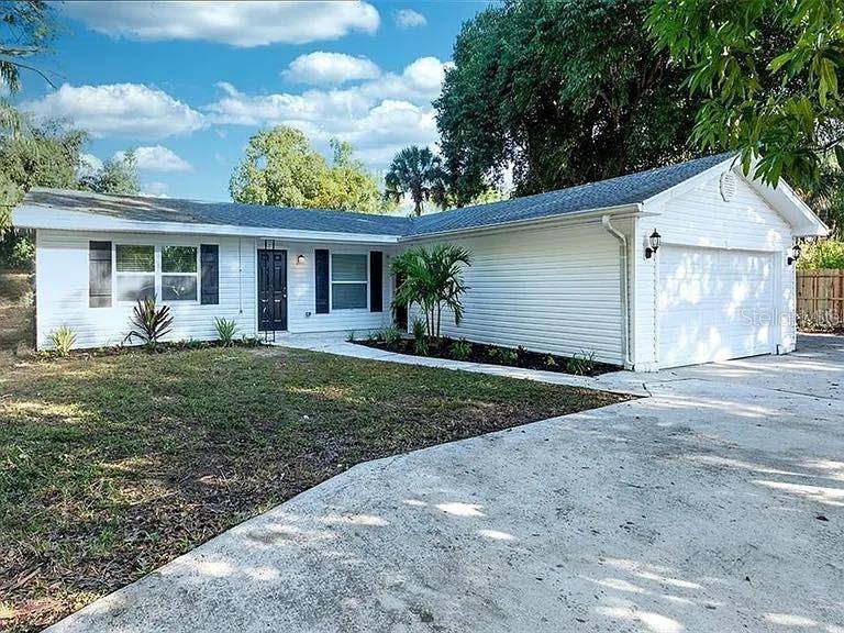 120 AVENIDA DE BAHA, Nokomis, FL 34275