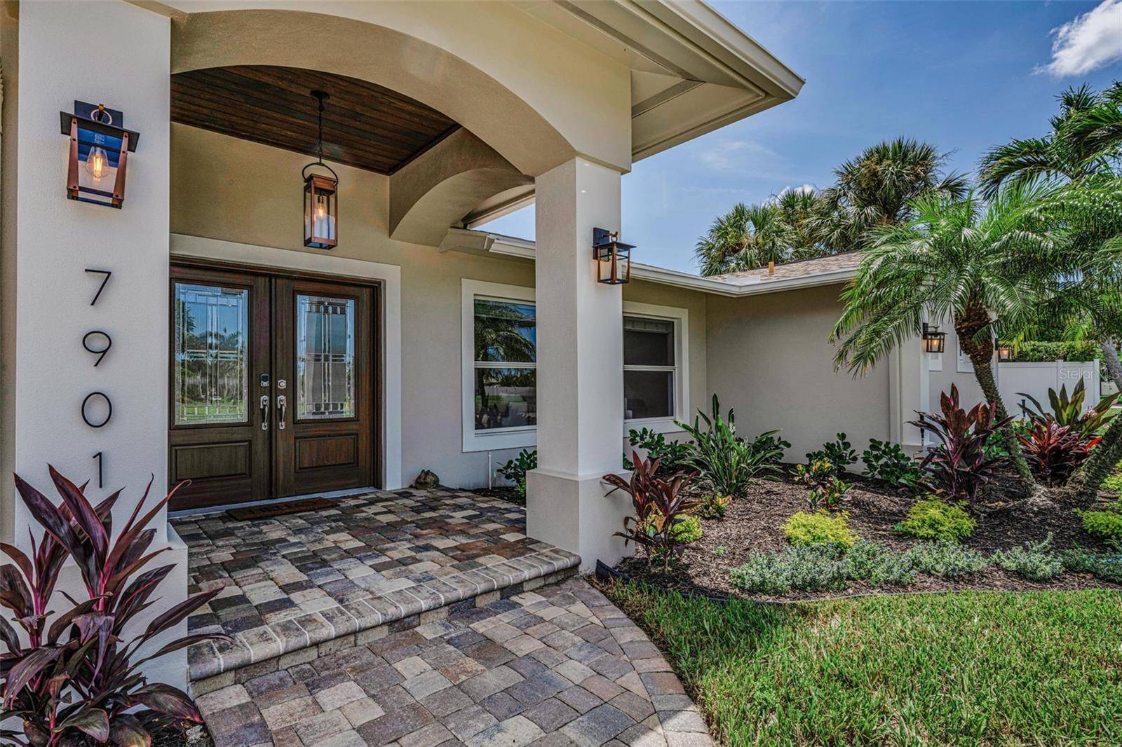 7901 10TH AVE S, St Petersburg, FL 33707