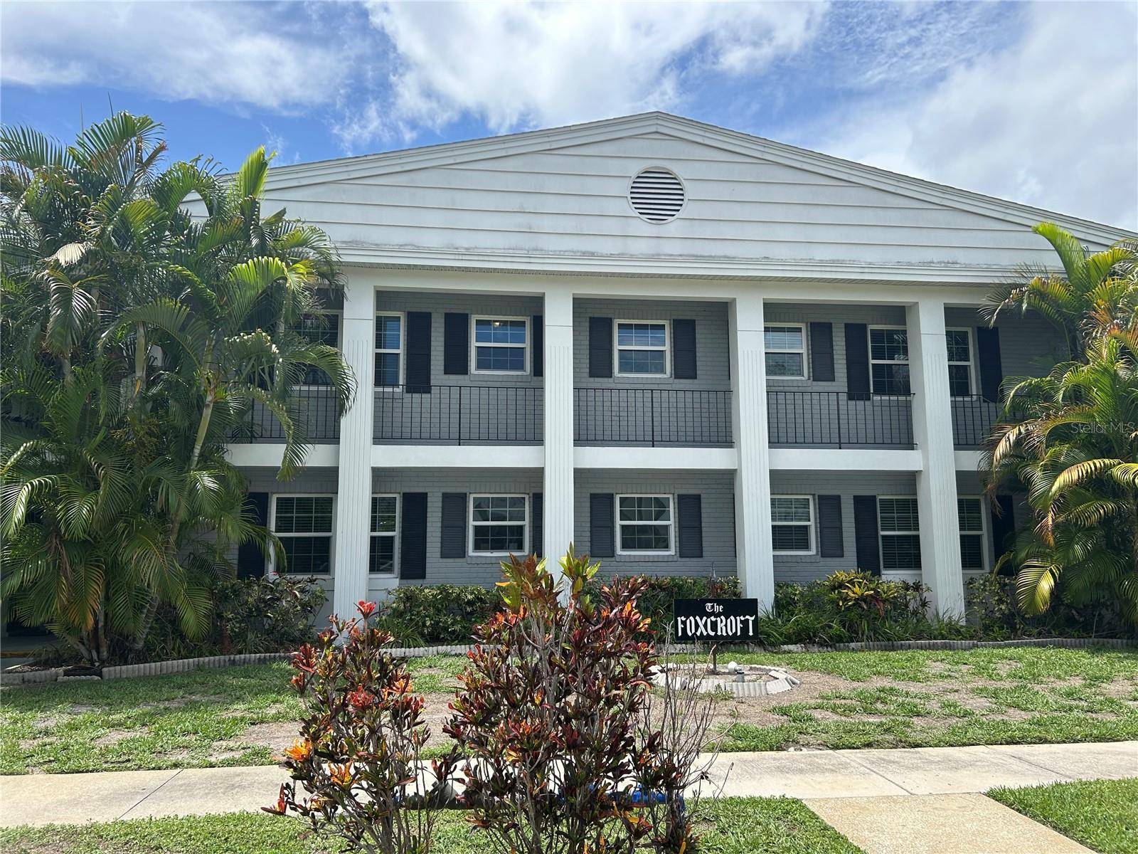 300 35TH AVE N #F8, St Petersburg, FL 33704