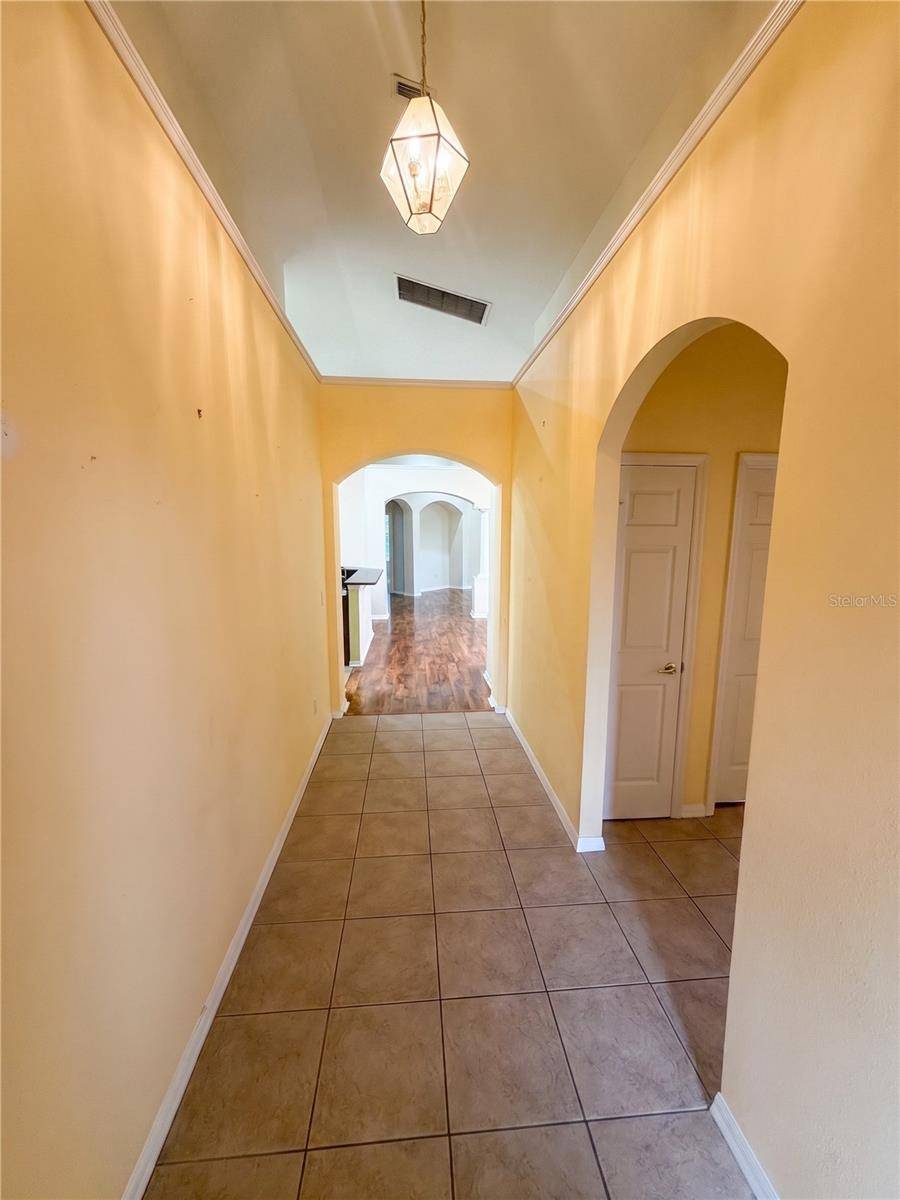 10864 CORY LAKE DR, Tampa, FL 33647