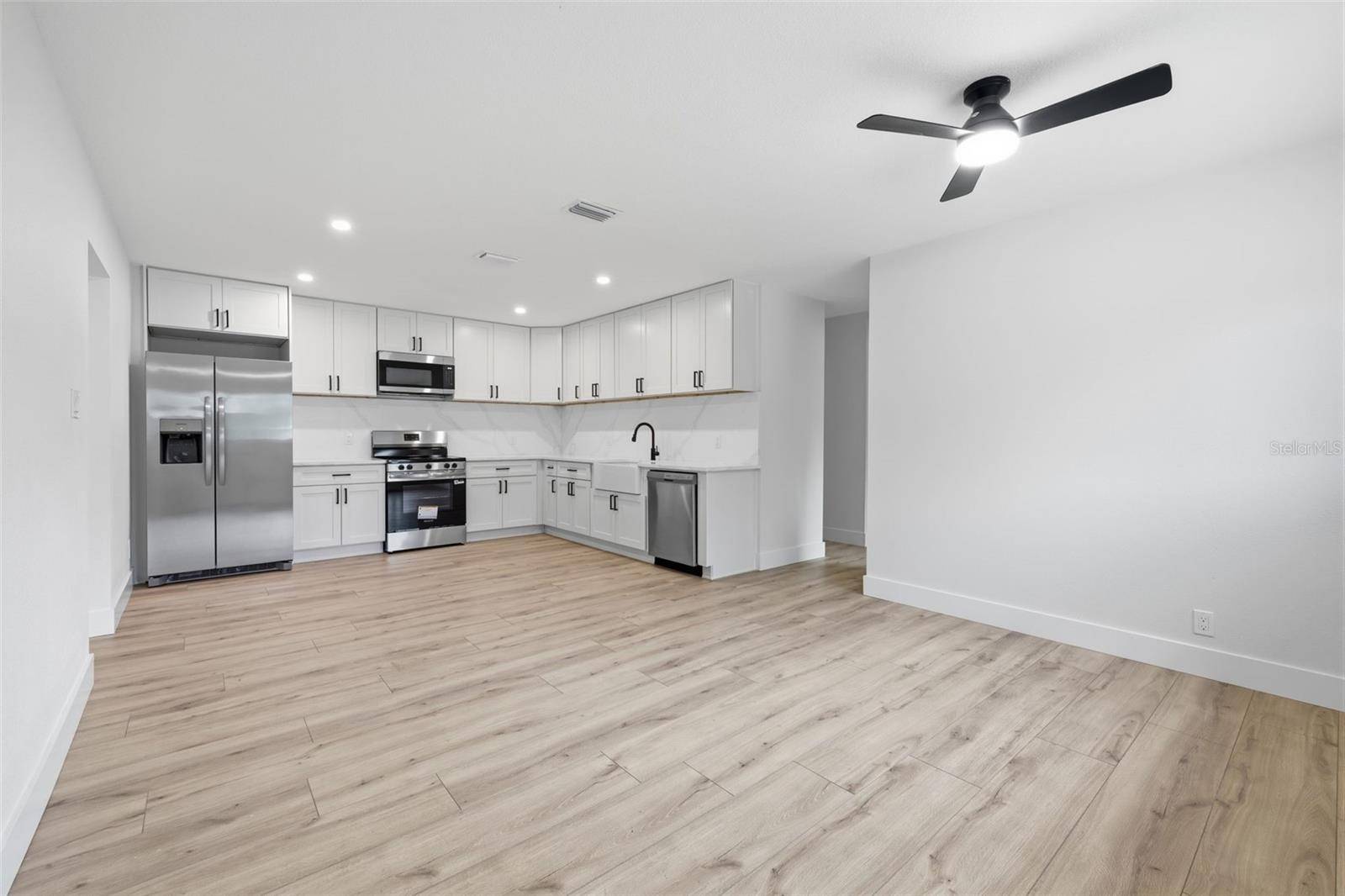 4409 W WYOMING AVE, Tampa, FL 33616