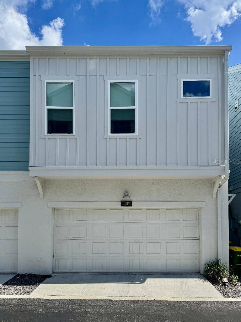 2317 LINDSTROM ST, Sarasota, FL 34237