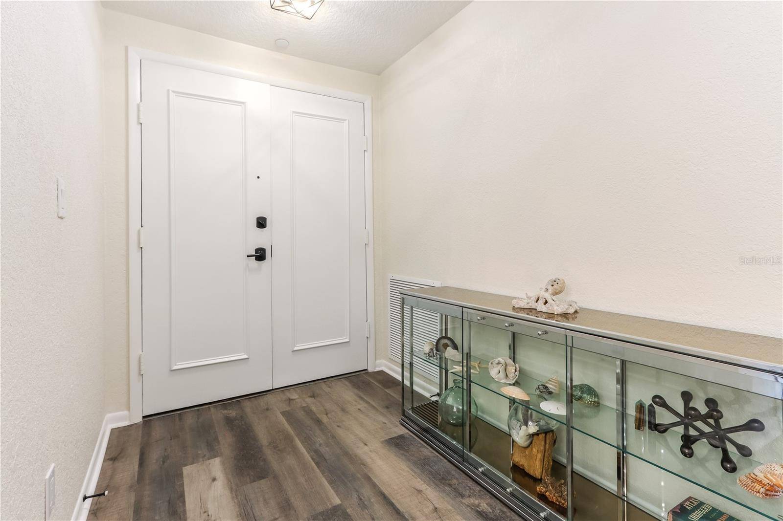 4 BELLEVIEW BLVD #205, Belleair, FL 33756