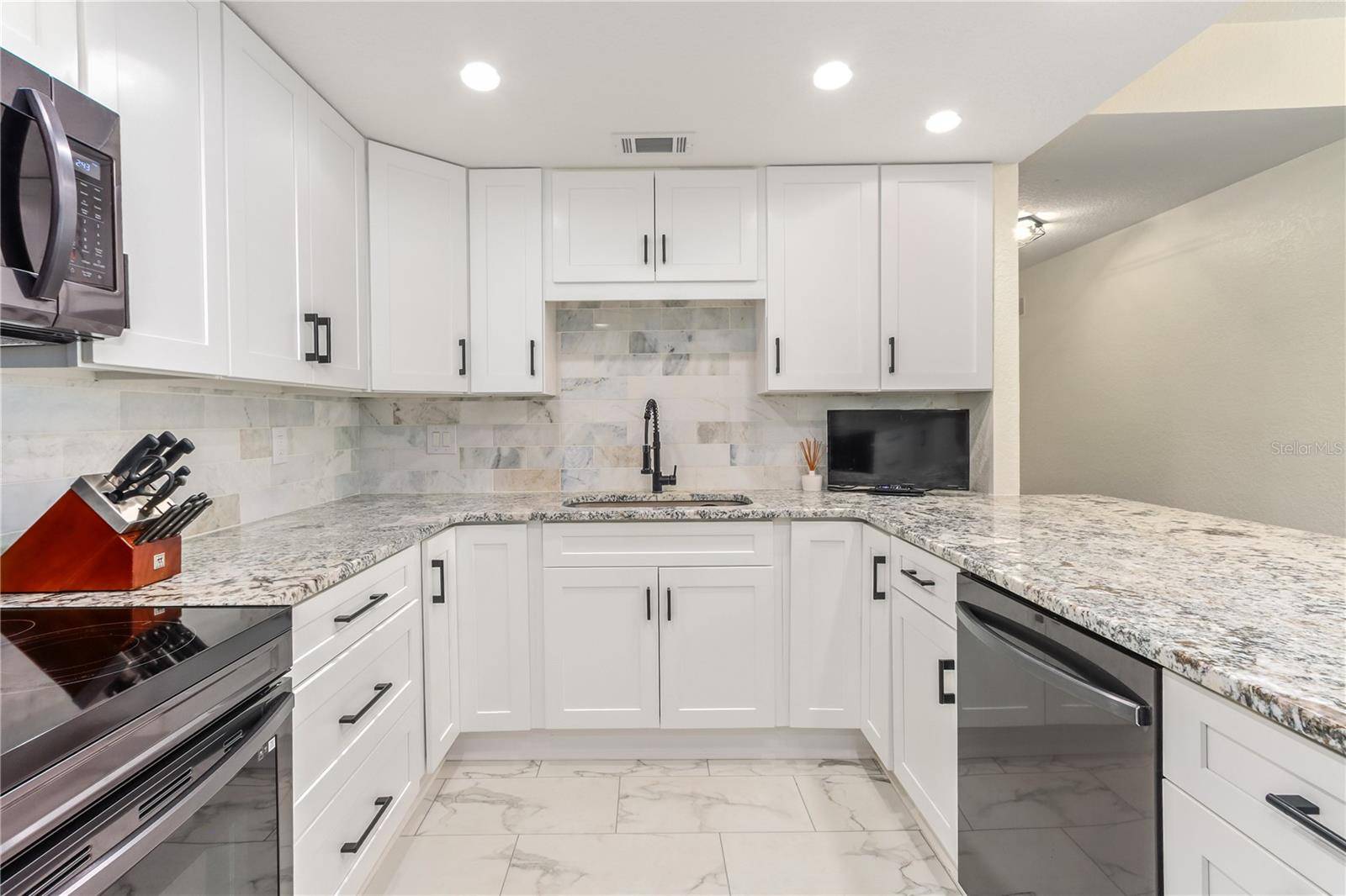 4 BELLEVIEW BLVD #205, Belleair, FL 33756