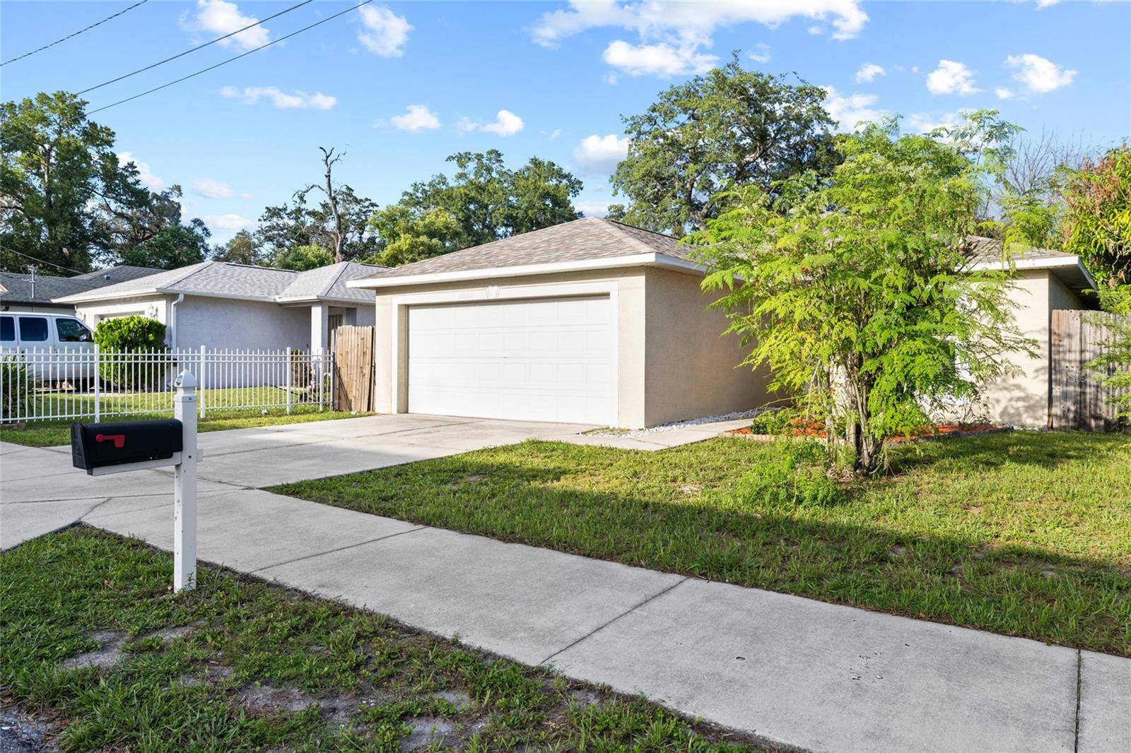 10001 FLORENCE AVE N, Tampa, FL 33612