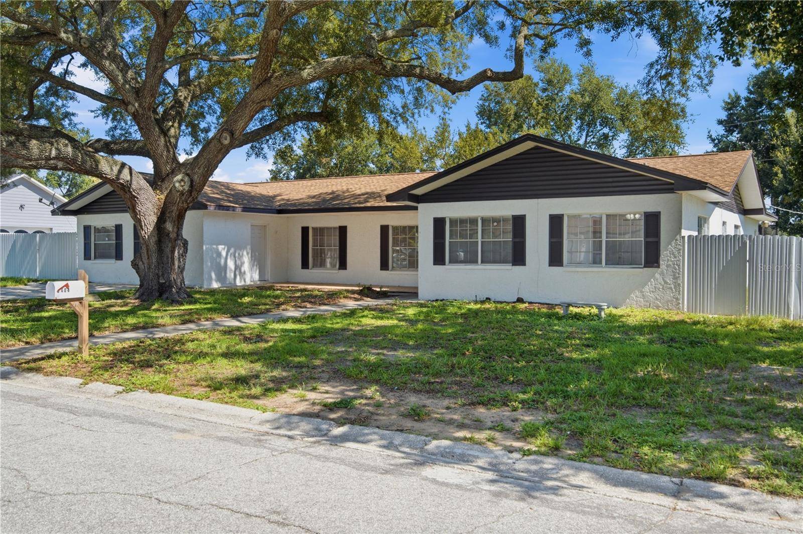 604 ROYAL CREST DR, Brandon, FL 33511