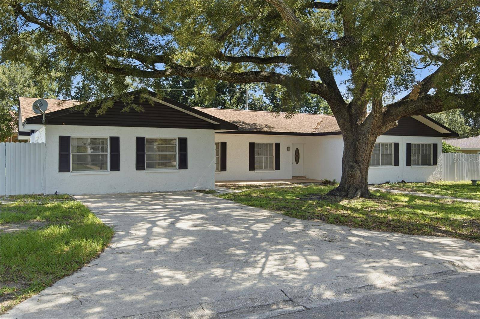 604 ROYAL CREST DR, Brandon, FL 33511