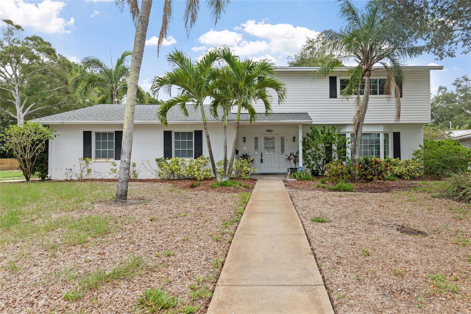 1901 DORMIEONE RD N, St Petersburg, FL 33710