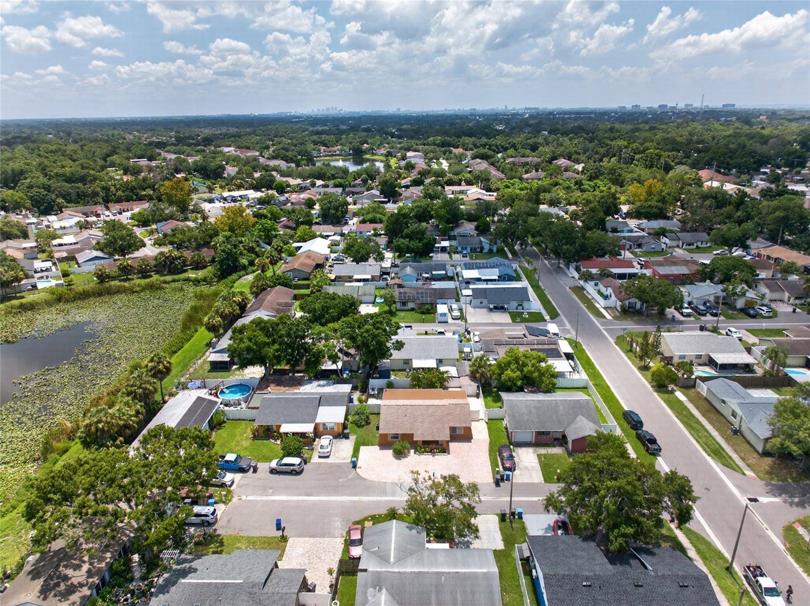 6711 GLEN FOREST CT, Tampa, FL 33615