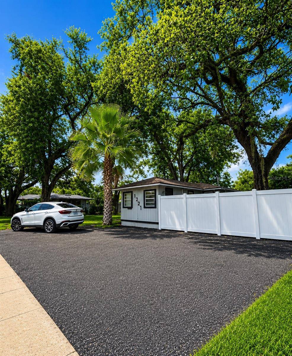 1221 E DR MARTIN LUTHER KING JR BLVD, Tampa, FL 33603