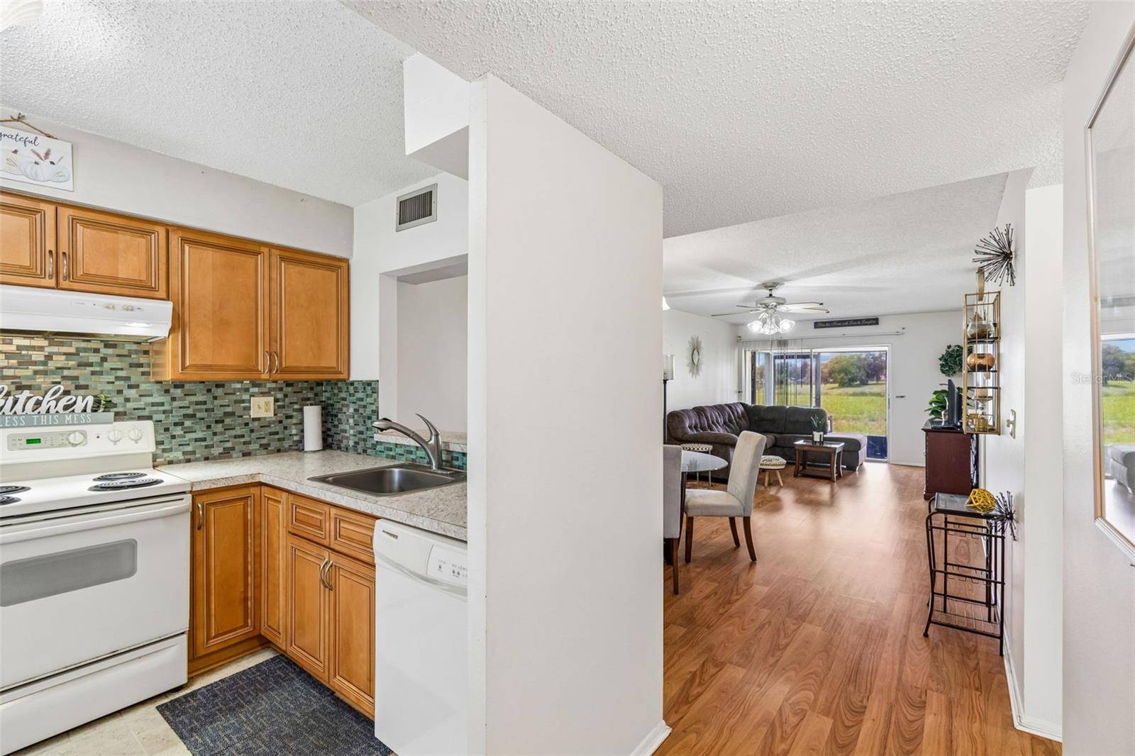 11110 CARRIAGE HILL DR #5, Port Richey, FL 34668