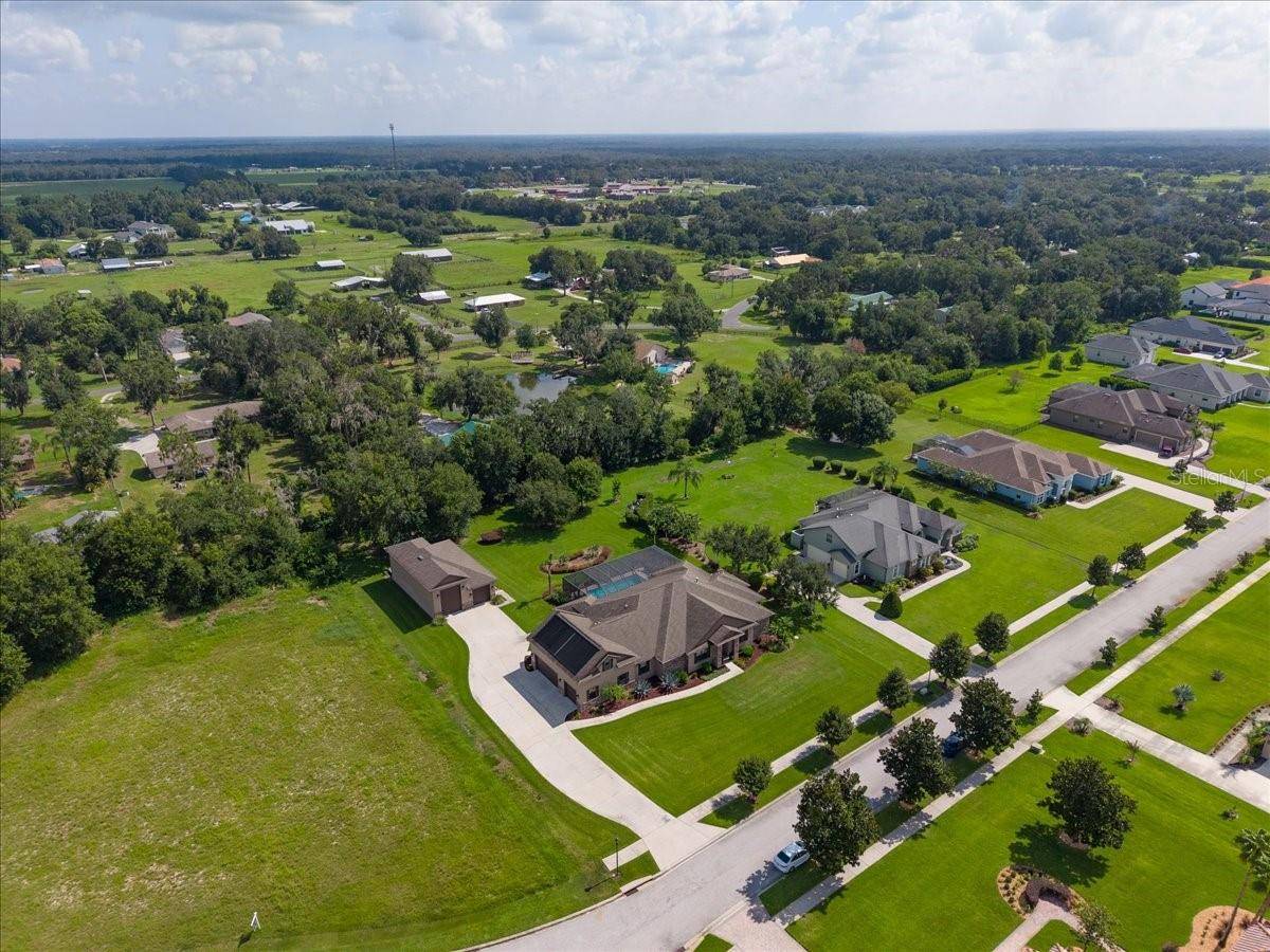 408 HAWK TALON DR, Lithia, FL 33547