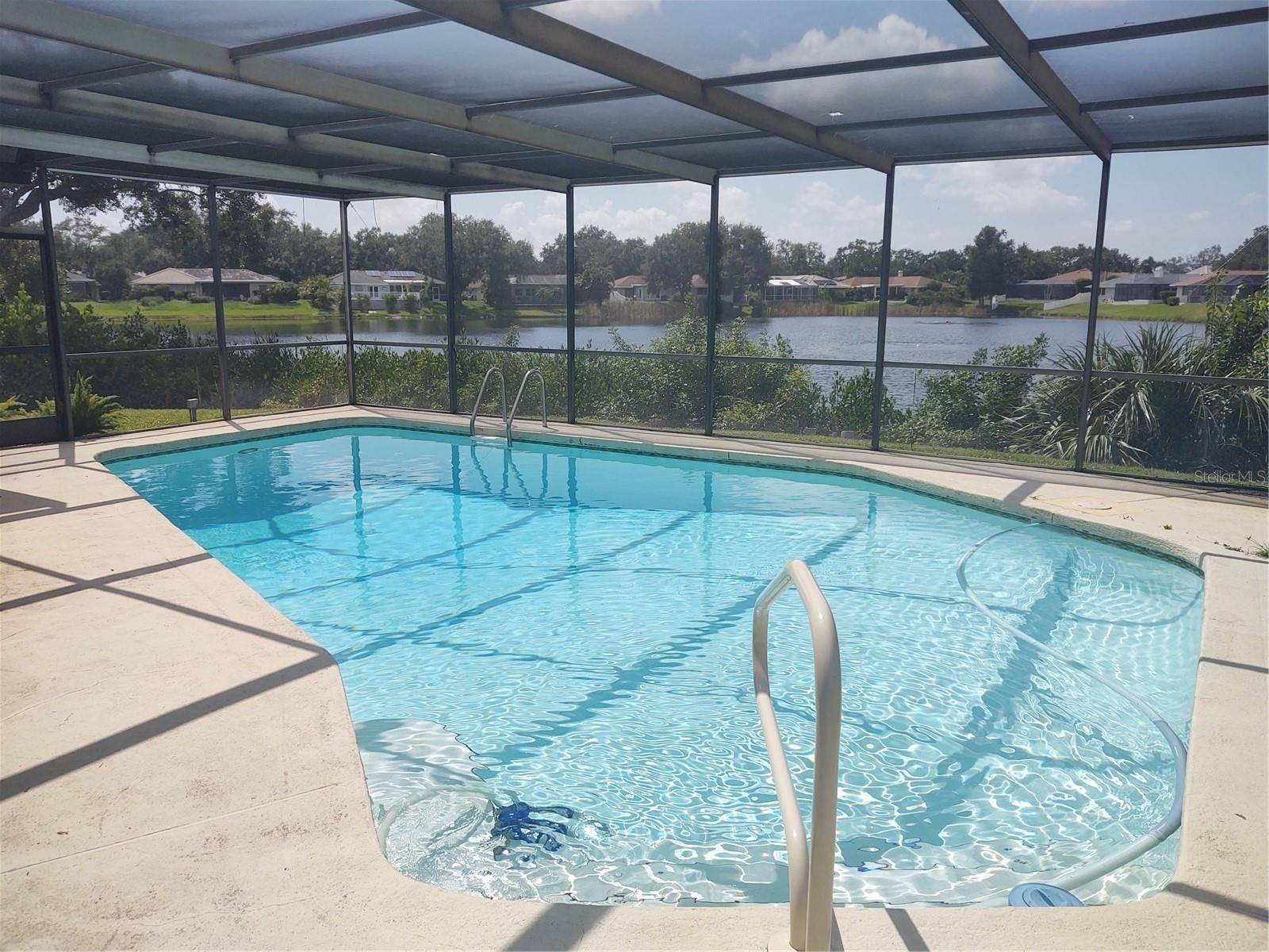619 RIVIERA BAY DR NE, St Petersburg, FL 33702
