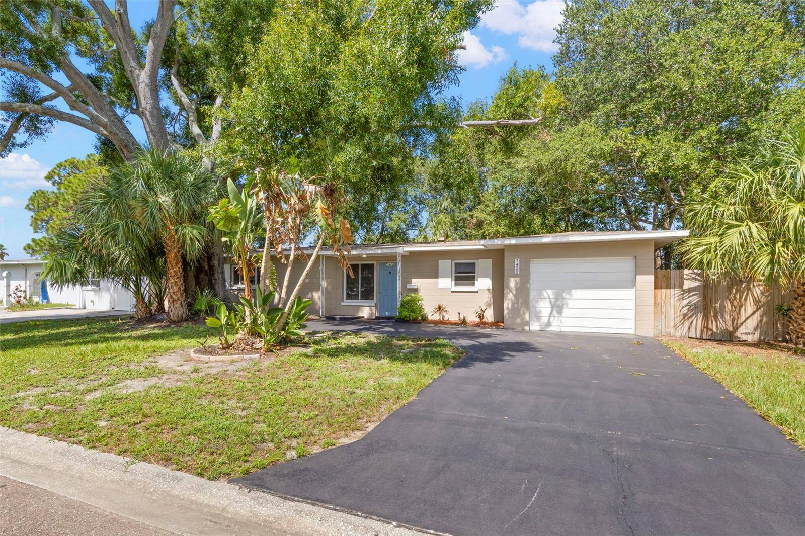7420 DR MARTIN LUTHER KING JR ST N, St Petersburg, FL 33702