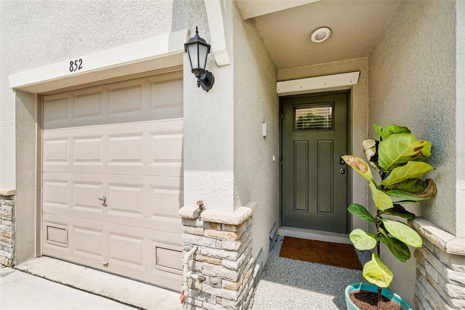 852 TENNYSON MILL CIR, Tampa, FL 33619