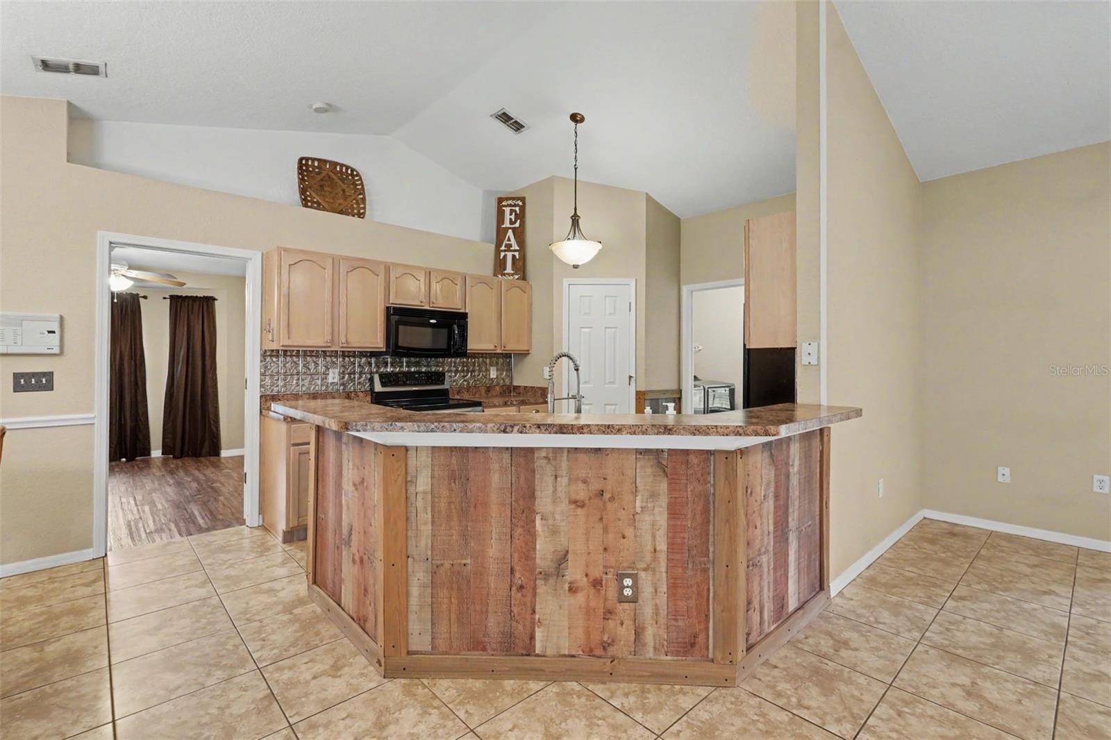 4618 REOLA RD, Dover, FL 33527