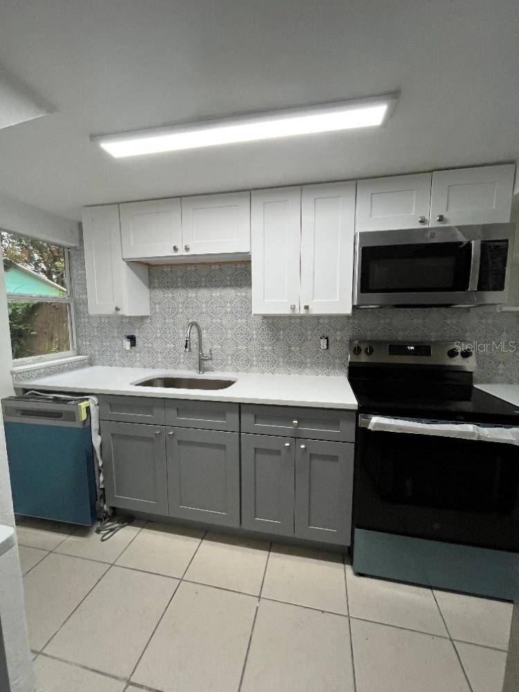 915 SEMINOLE ST, Clearwater, FL 33755