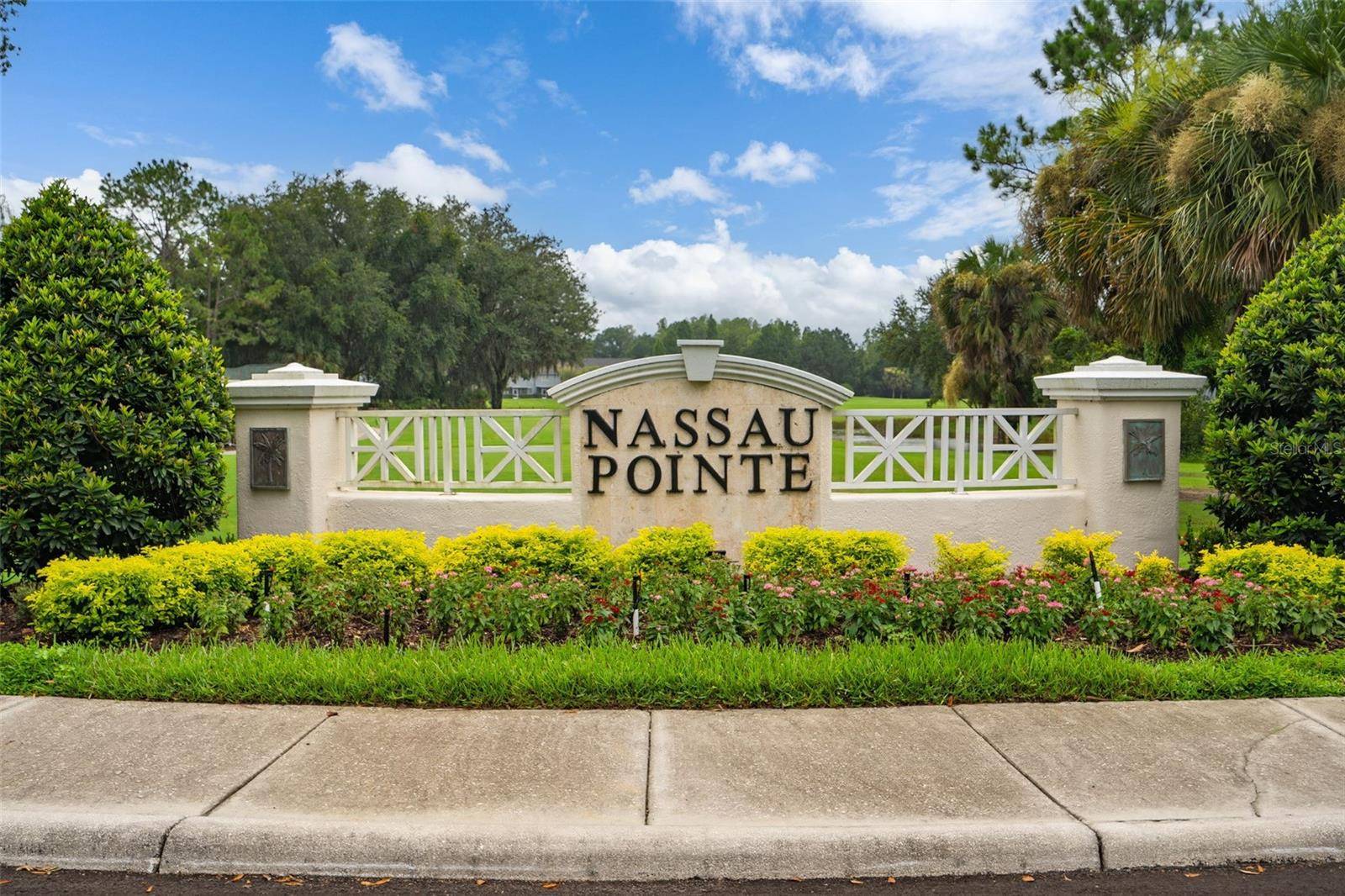 18105 NASSAU POINT DR, Tampa, FL 33647