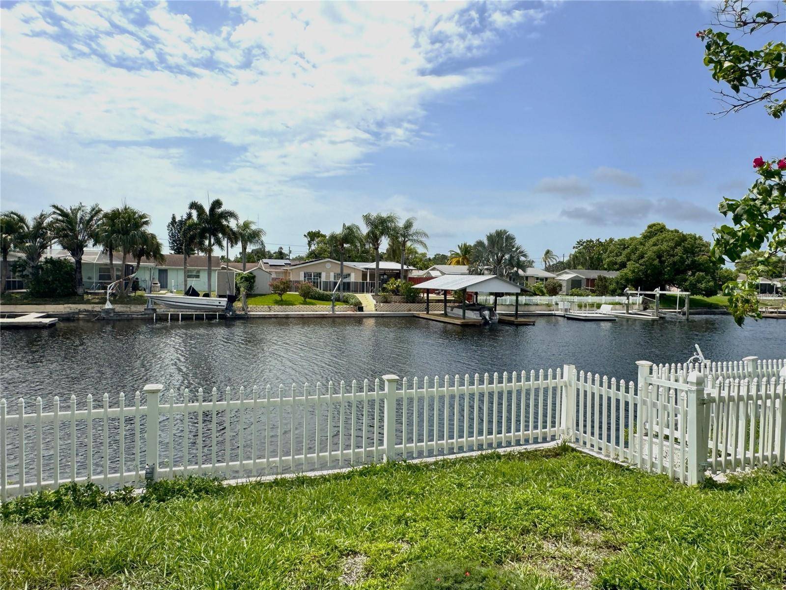 1345 BASSWOOD DR, Holiday, FL 34690