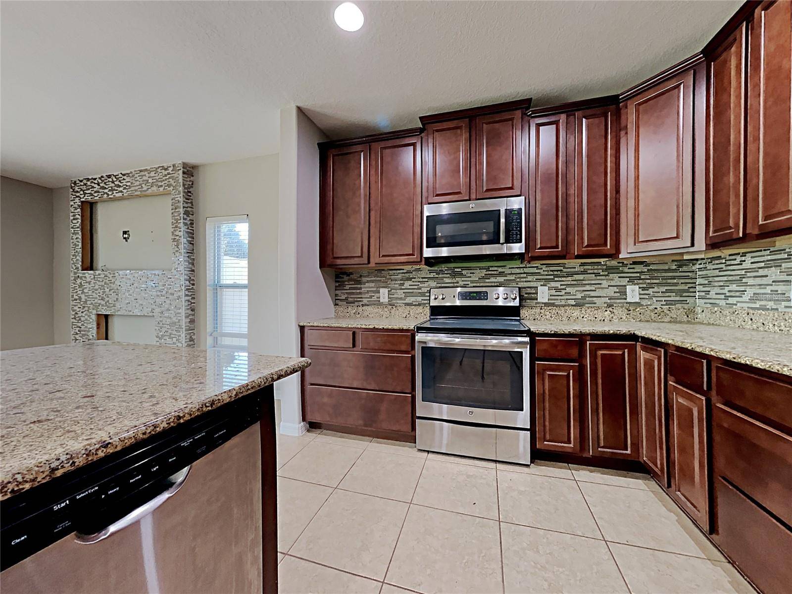 434 SALAMANCA RD, Davenport, FL 33837