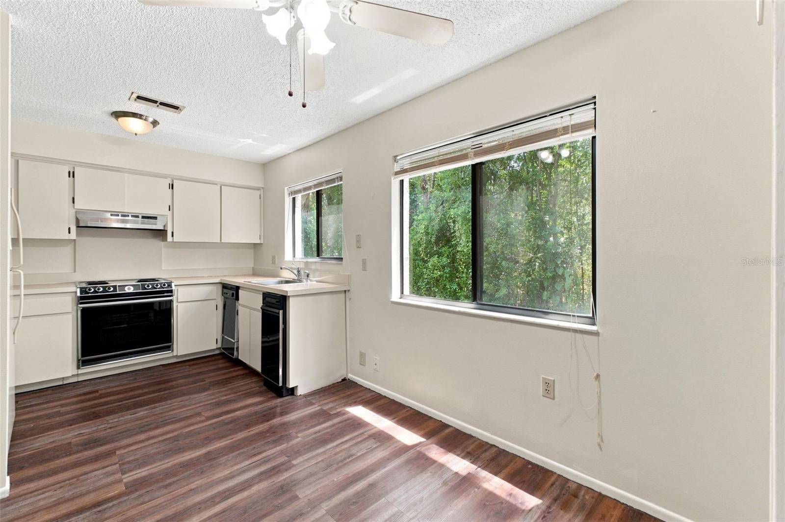 8013 PICKETTS CT #1, Weeki Wachee, FL 34613