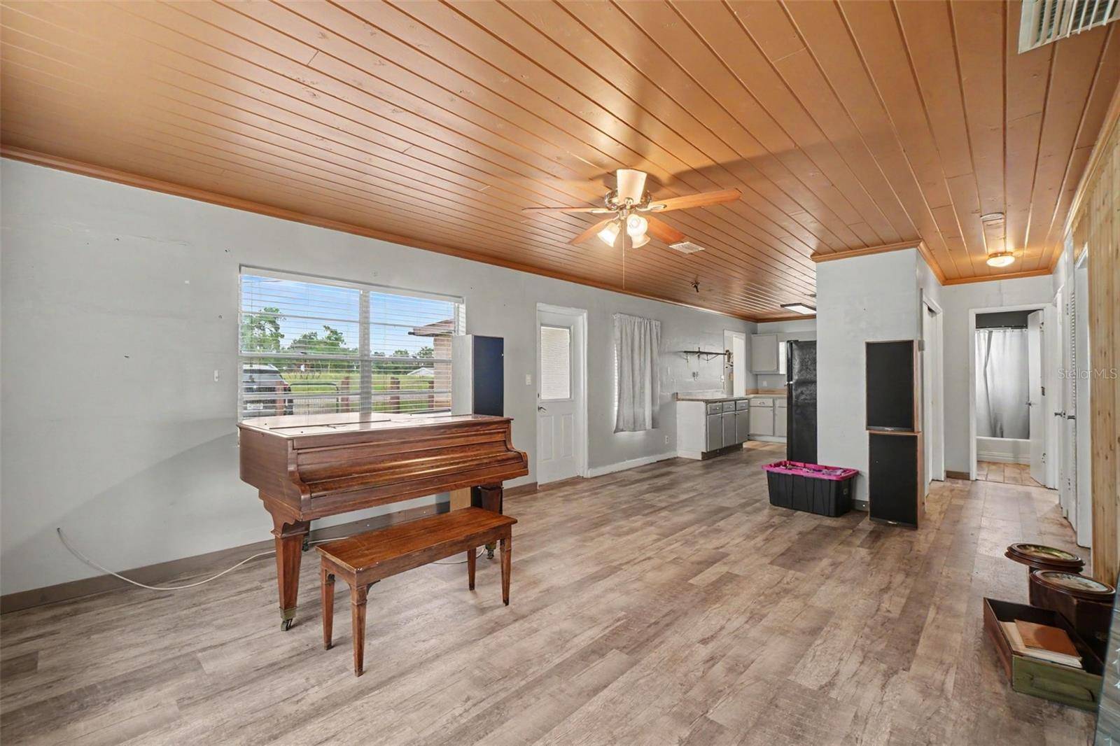 415 LAKE JUNE RD, Lake Placid, FL 33852