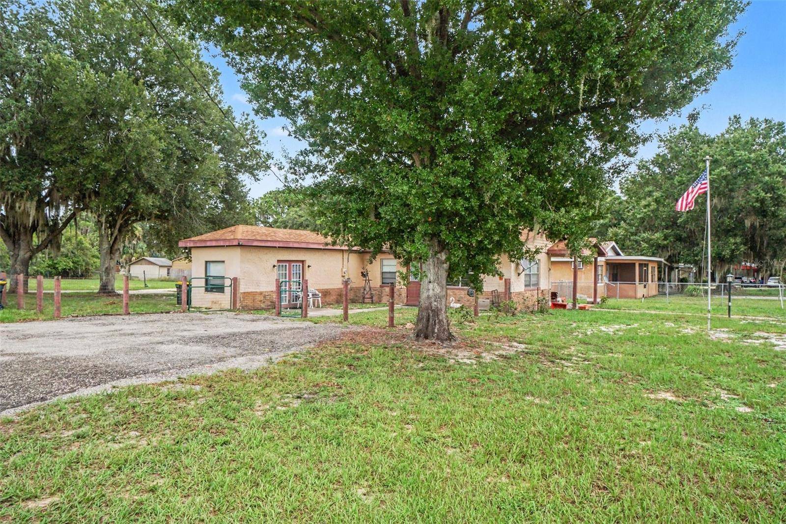 415 LAKE JUNE RD, Lake Placid, FL 33852