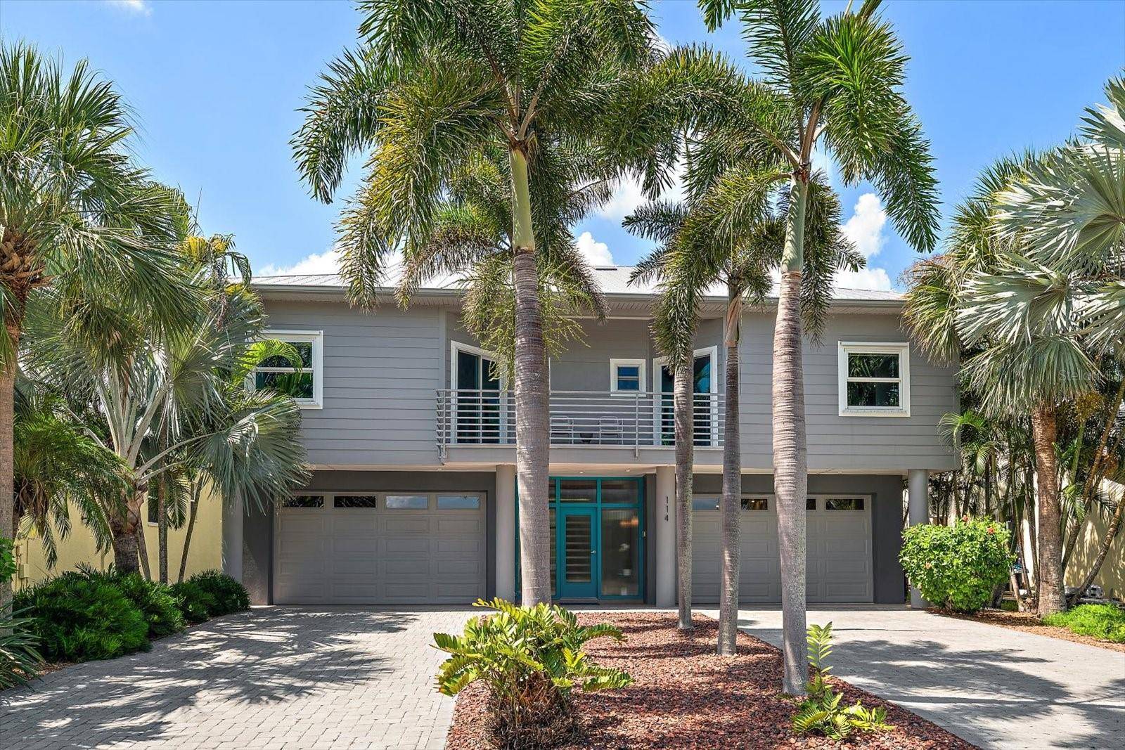 114 13TH ST, Belleair Beach, FL 33786