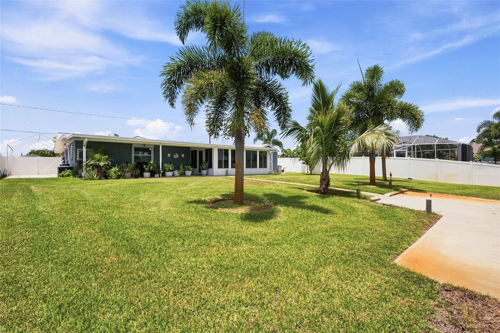 485 FLAMINGO DR, Apollo Beach, FL 33572