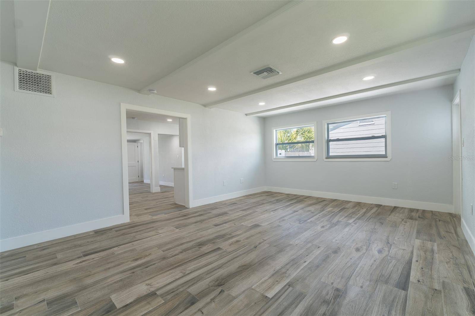 116 85TH AVE N, St Petersburg, FL 33702
