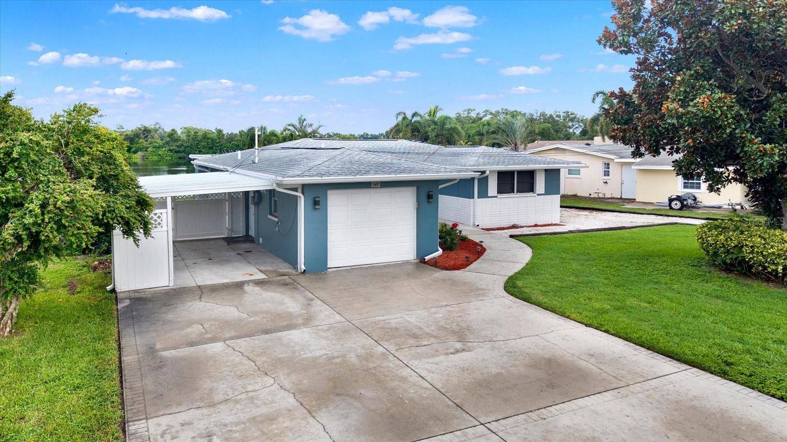 5995 BLOSSOM LAKE DR, Seminole, FL 33772