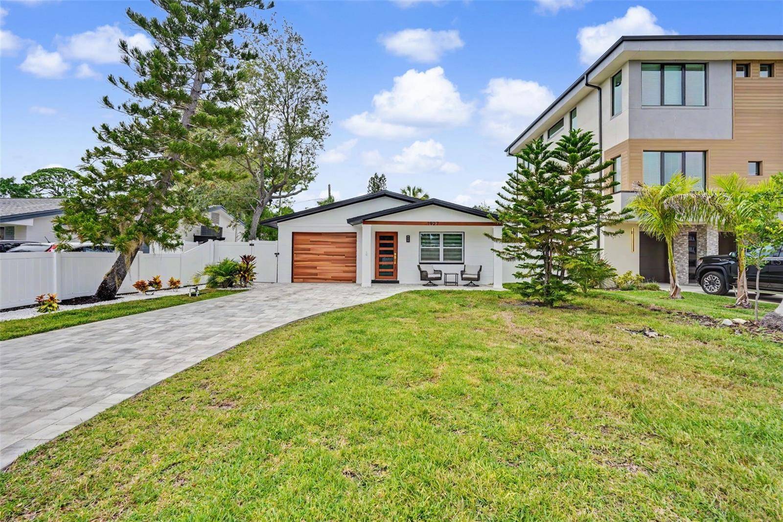 1927 SHORE ACRES BLVD NE, St Petersburg, FL 33703