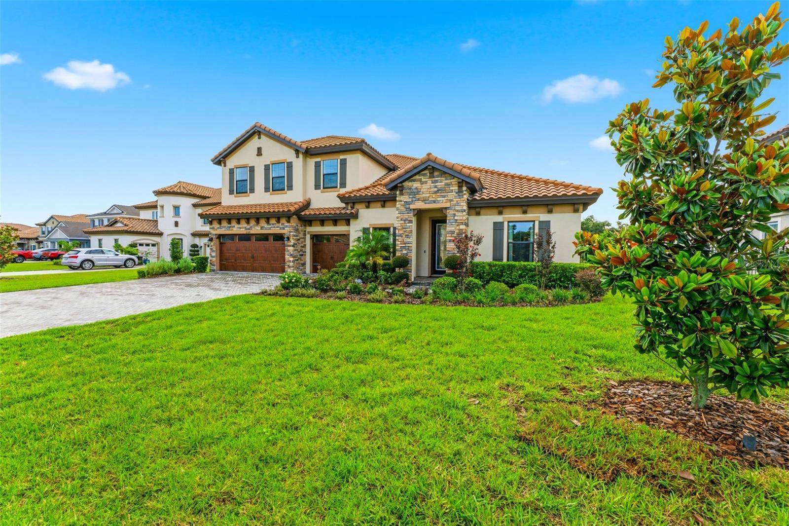 10370 MEADOWRUN DR, Lithia, FL 33547