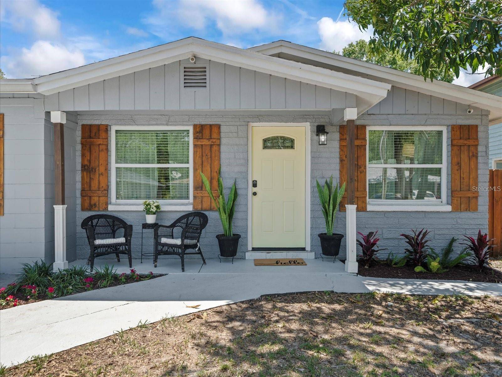 3138 W VARN AVE, Tampa, FL 33611