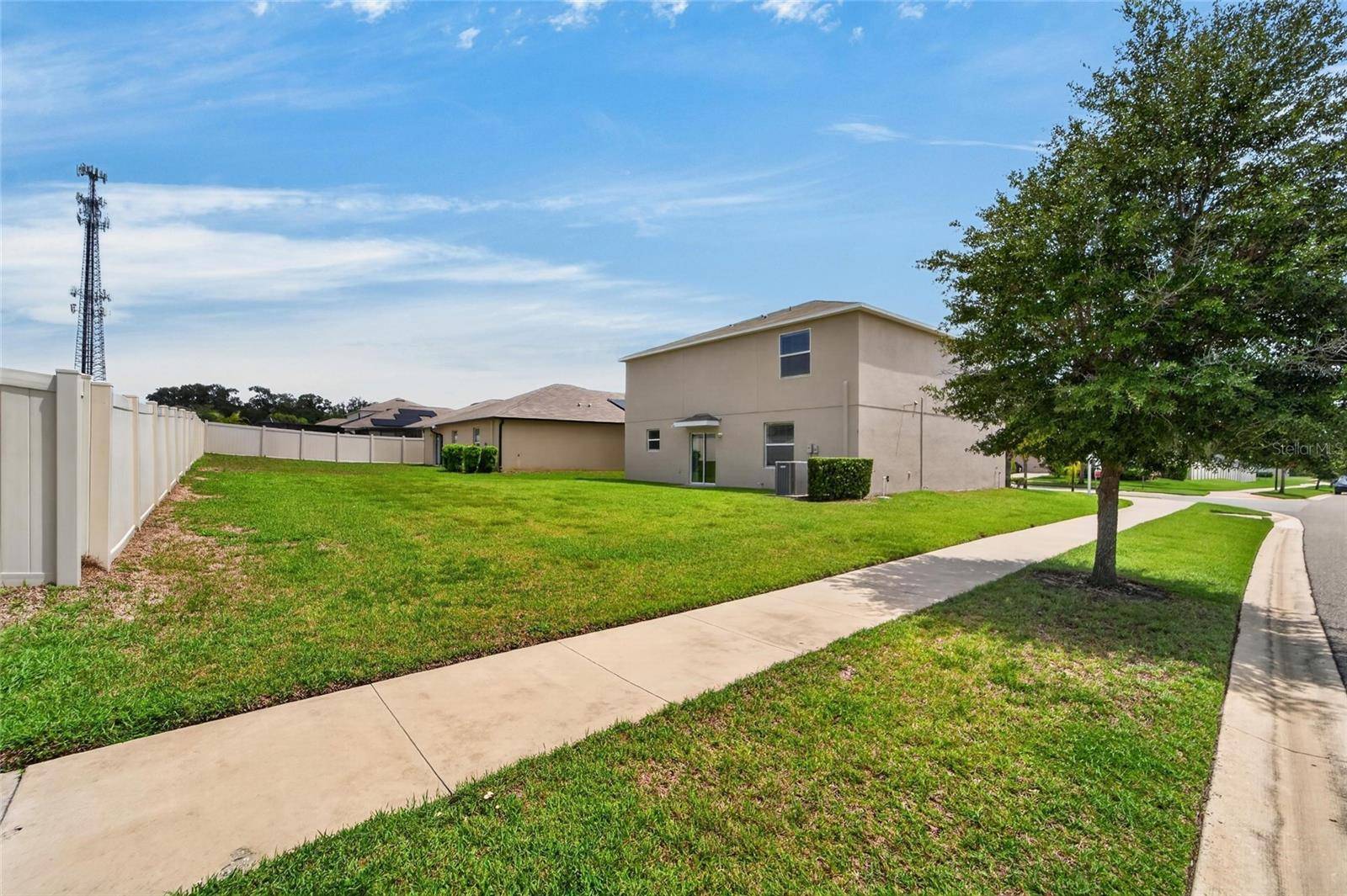 215 ENGLISH HERITAGE PL, Dover, FL 33527