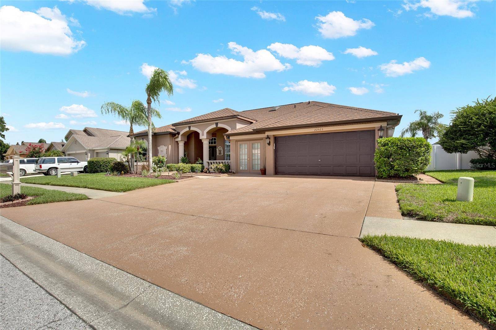 22523 WILLOW LAKES DR, Lutz, FL 33549