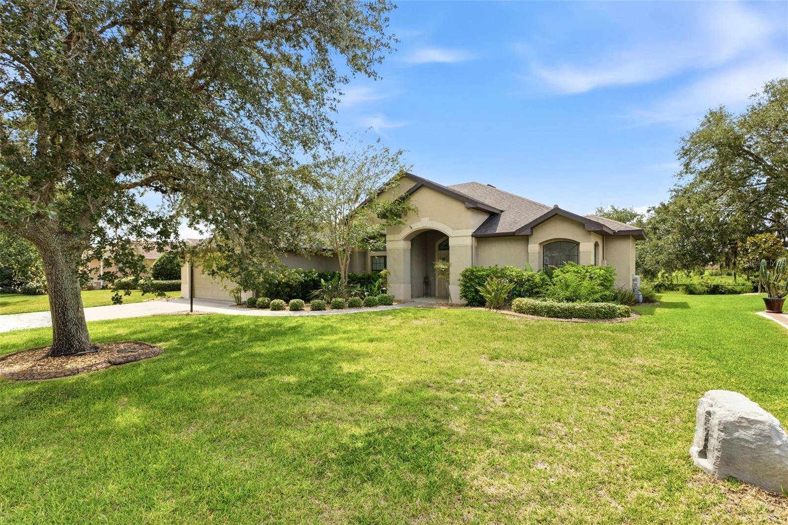 27127 STONEY BROOK DR, Leesburg, FL 34748