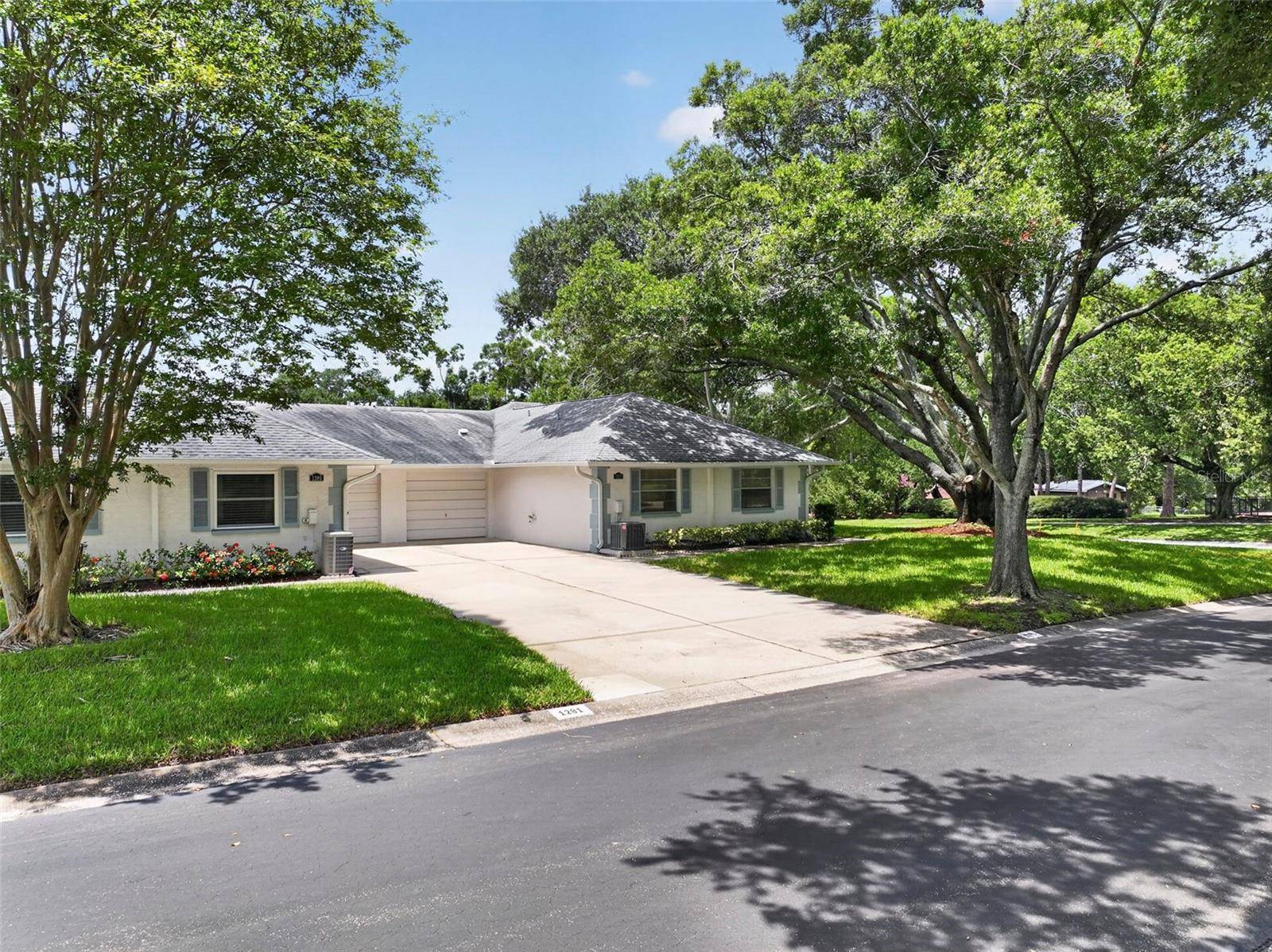 1275 STONEHAVEN LN, Dunedin, FL 34698