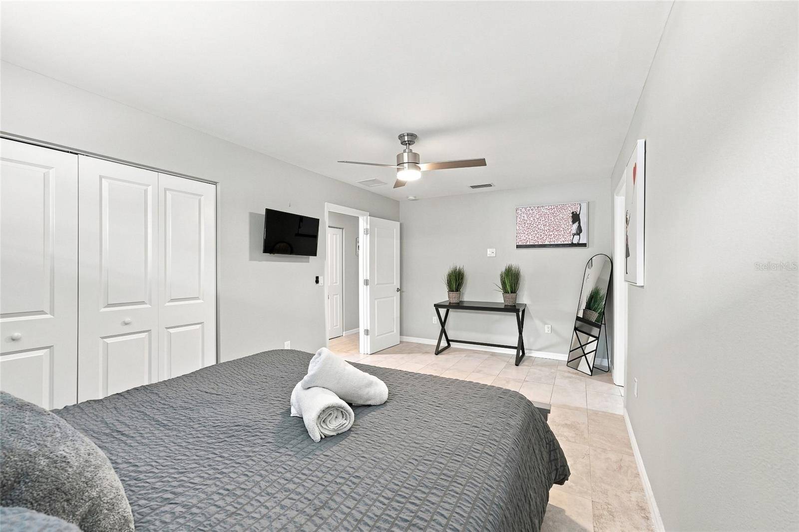 608 SAINT JUDES DR, Longboat Key, FL 34228