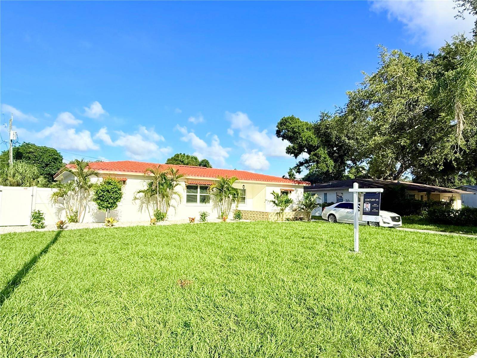 1500 77TH ST N, St Petersburg, FL 33710